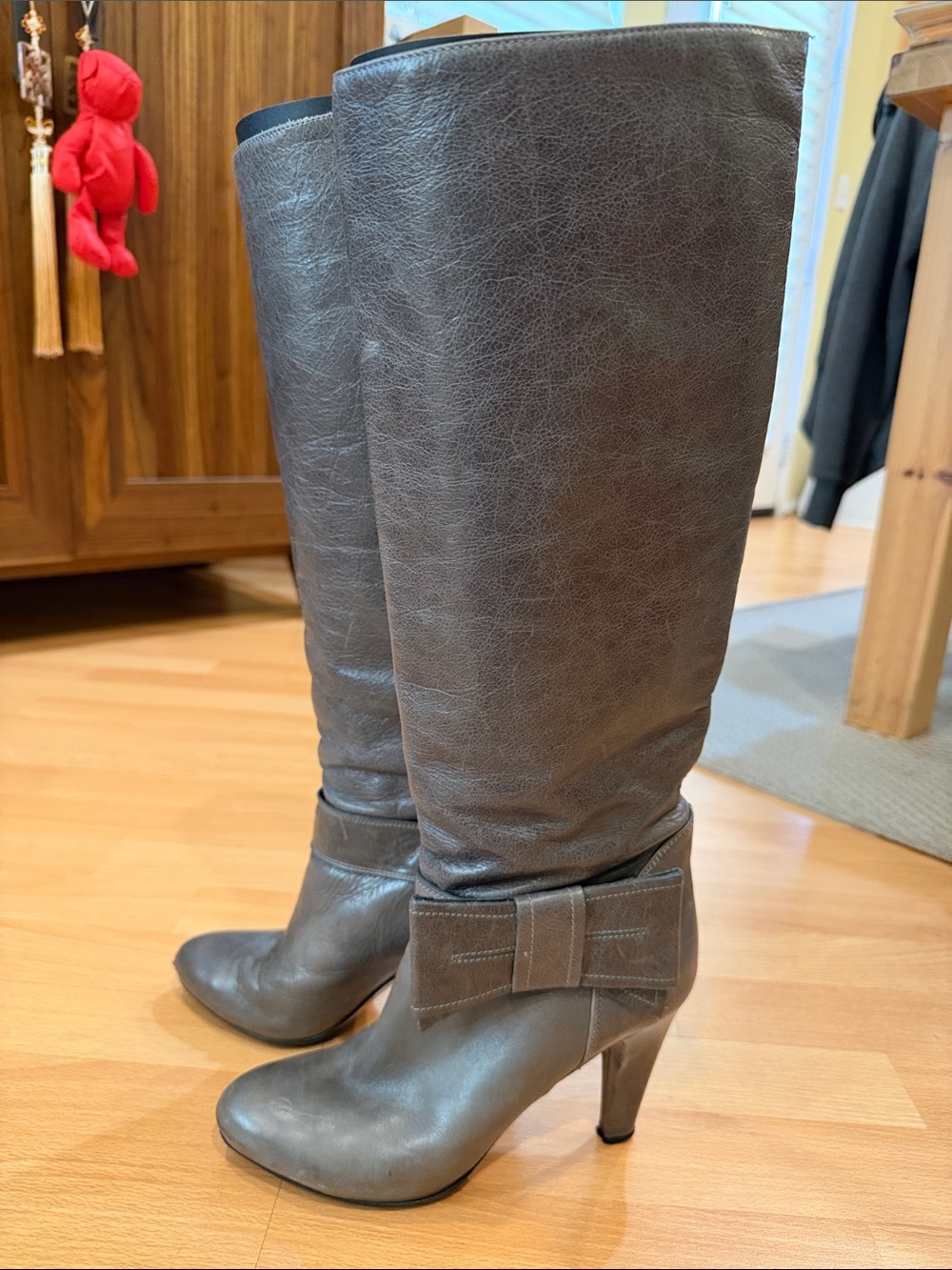 Valentino red Women's heel Tall Bow Accent Boots in grey. Used